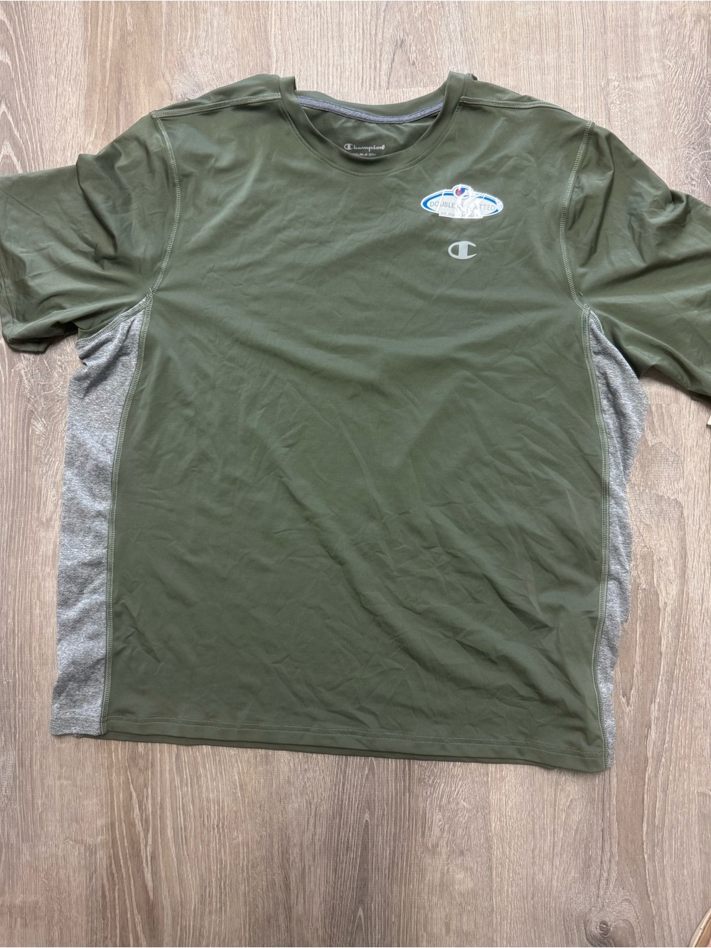 Men’s Champion dry fit tshirt